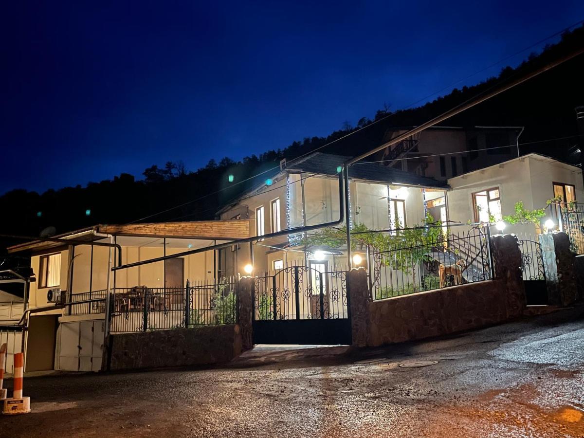 Luxury Apartment At Pirosmani 22 In Central Bordzjomi Buitenkant foto