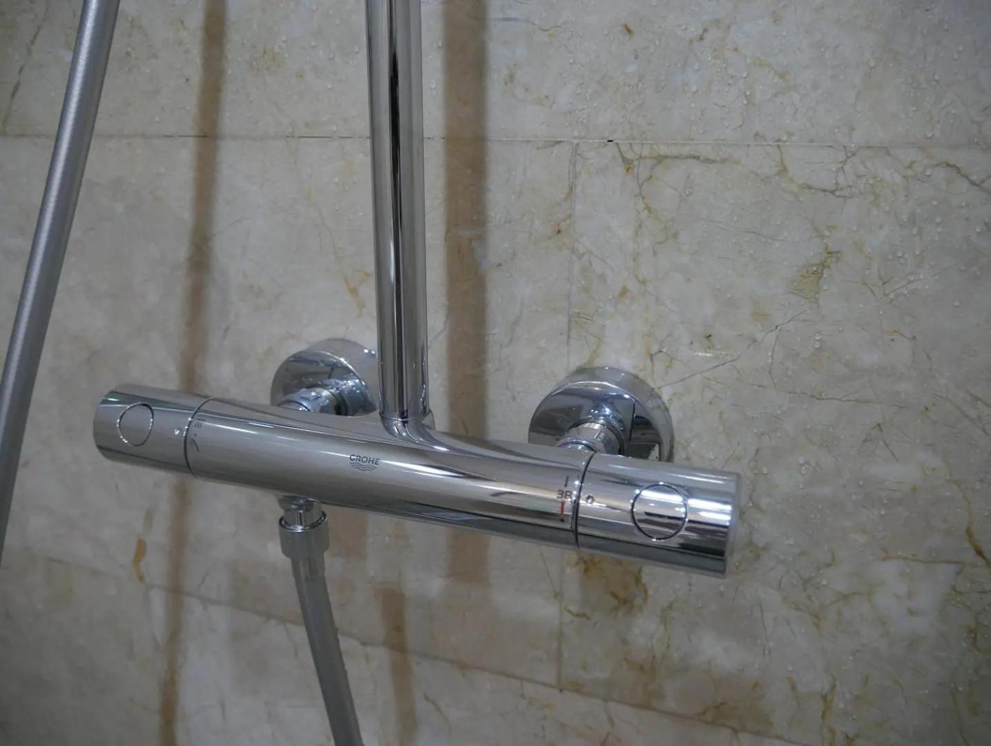 Luxury Apartment At Pirosmani 22 In Central Bordzjomi Kamer foto