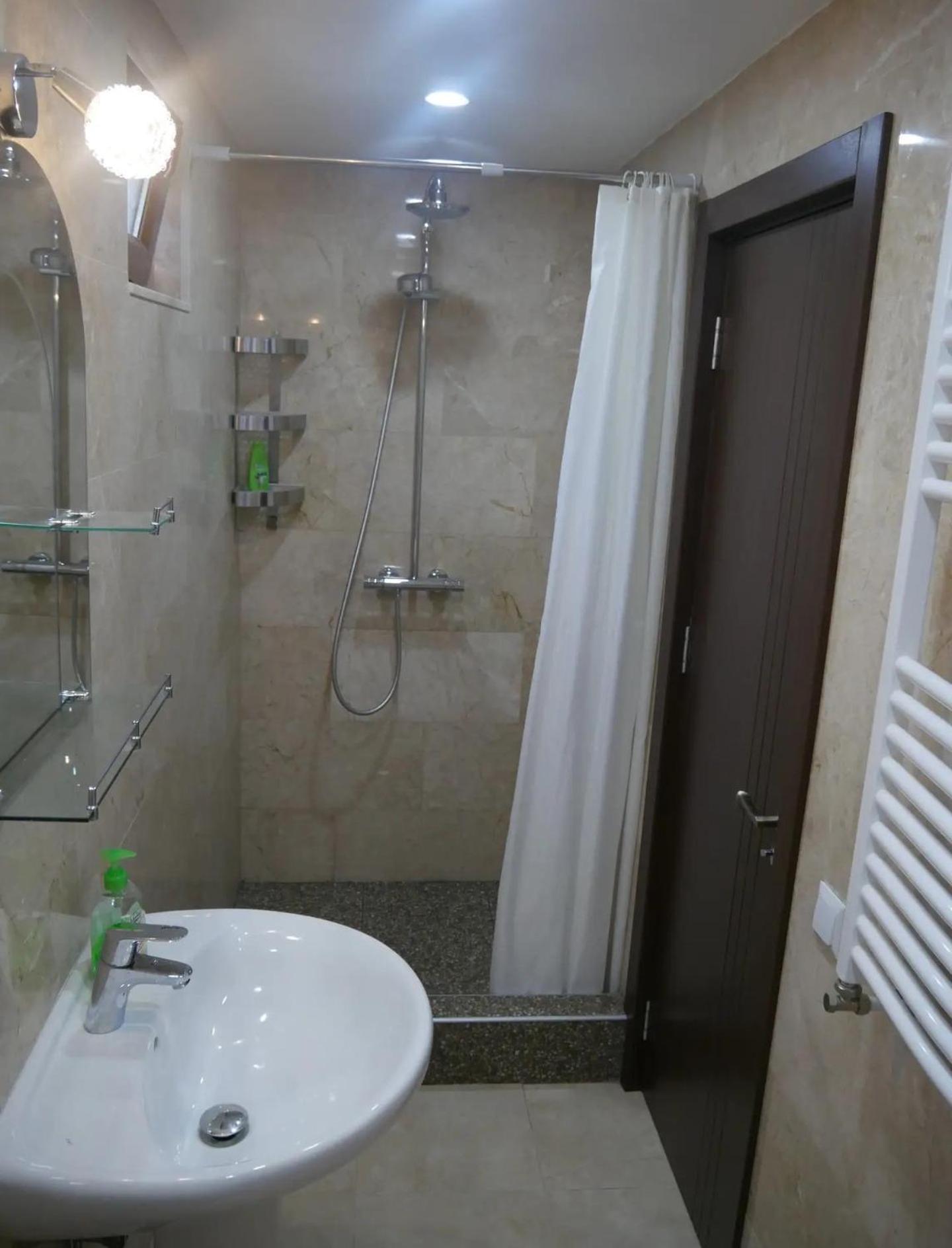 Luxury Apartment At Pirosmani 22 In Central Bordzjomi Kamer foto